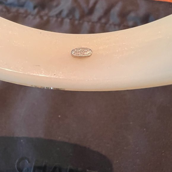 Chanel White Bangle Resin CC logo with Rhinestones - Picture 5 of 11